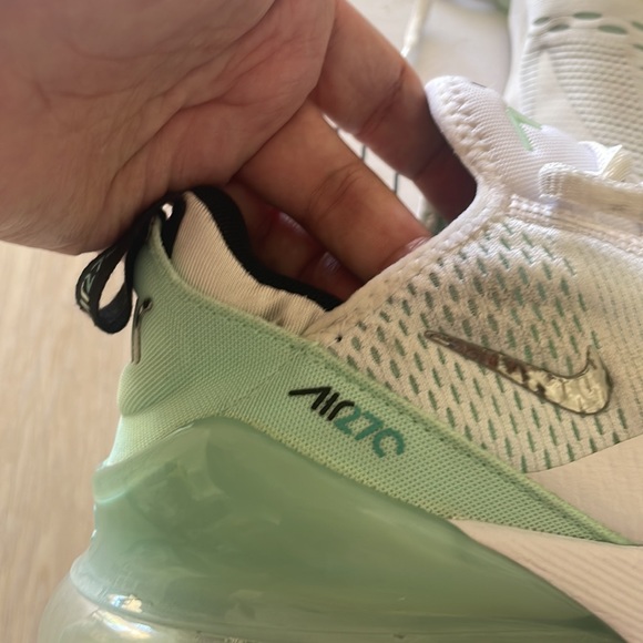 Nike Air Max 270 - Picture 2 of 7